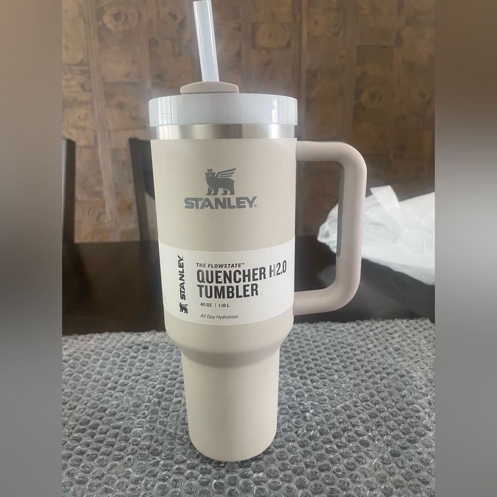 STANLEY 40oz BNWT